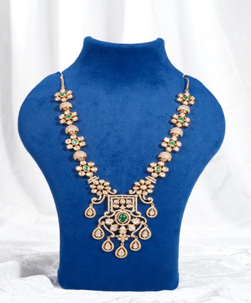 Royal Emerald Floral Kundan-Inspired Pendant Necklace - Image 2