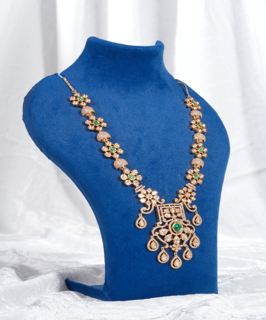 Royal Emerald Floral Kundan-Inspired Pendant Necklace - Image 4
