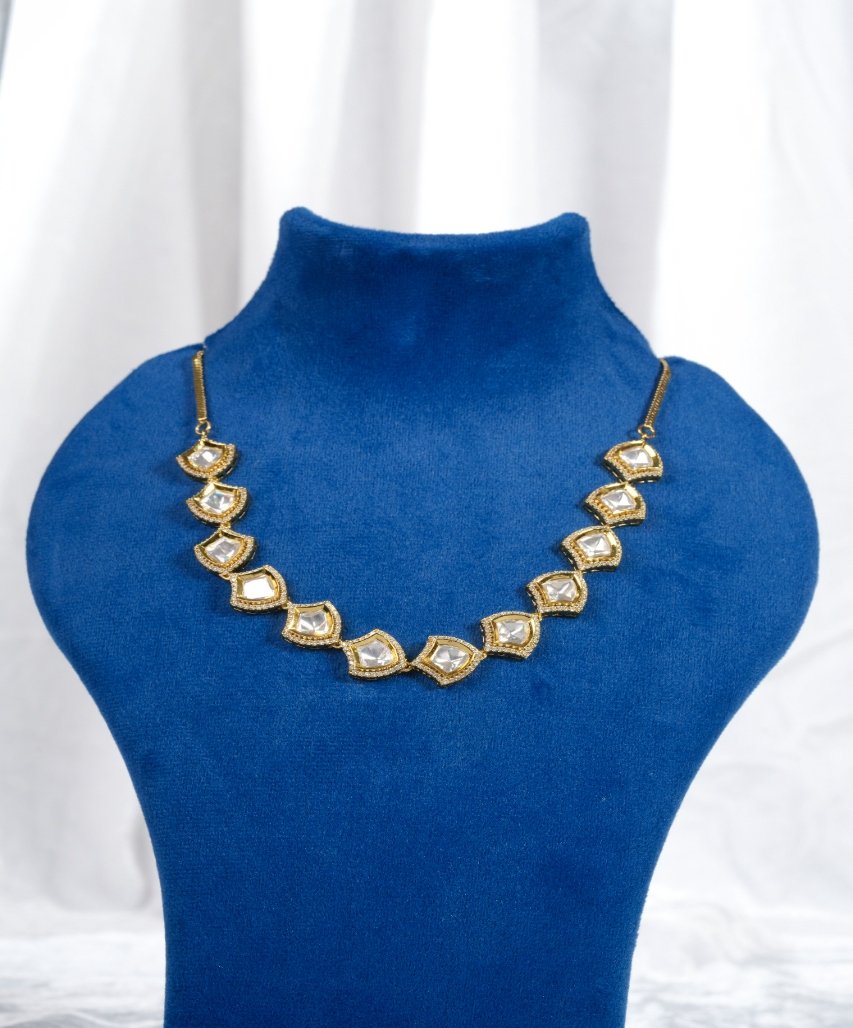 Elegant Kundan-Inspired Geometric Moissanite Necklace - Image 4