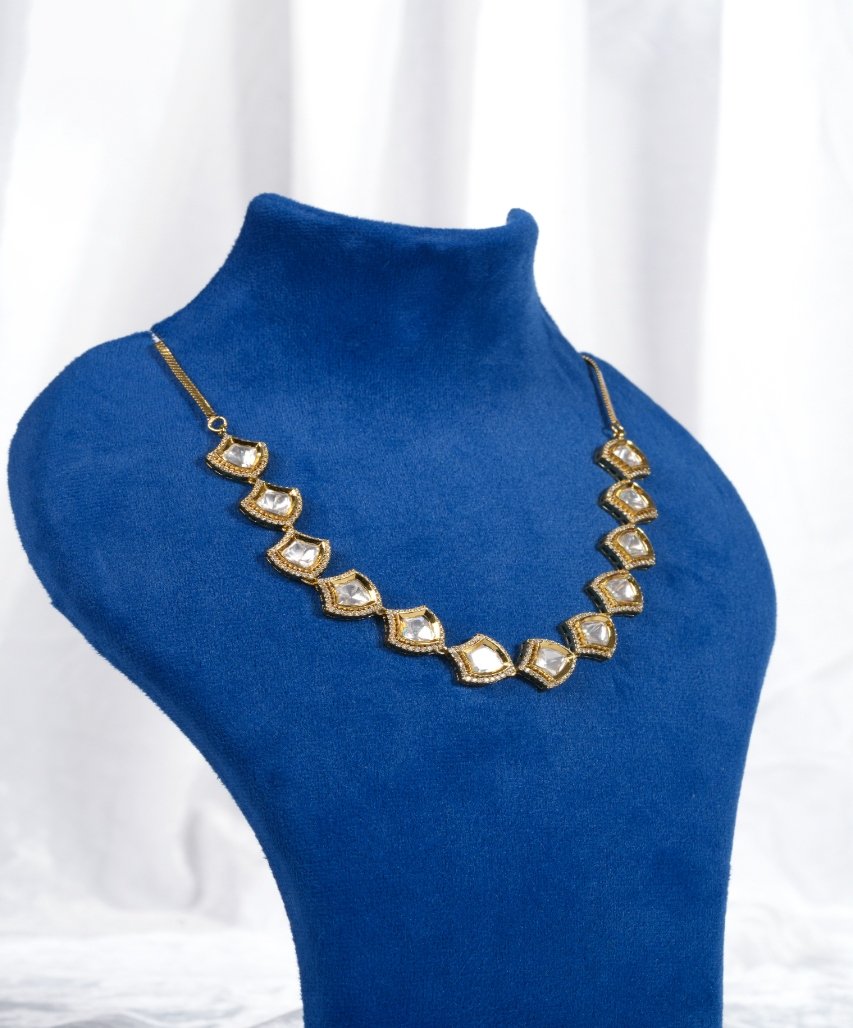 Elegant Kundan-Inspired Geometric Moissanite Necklace - Image 3