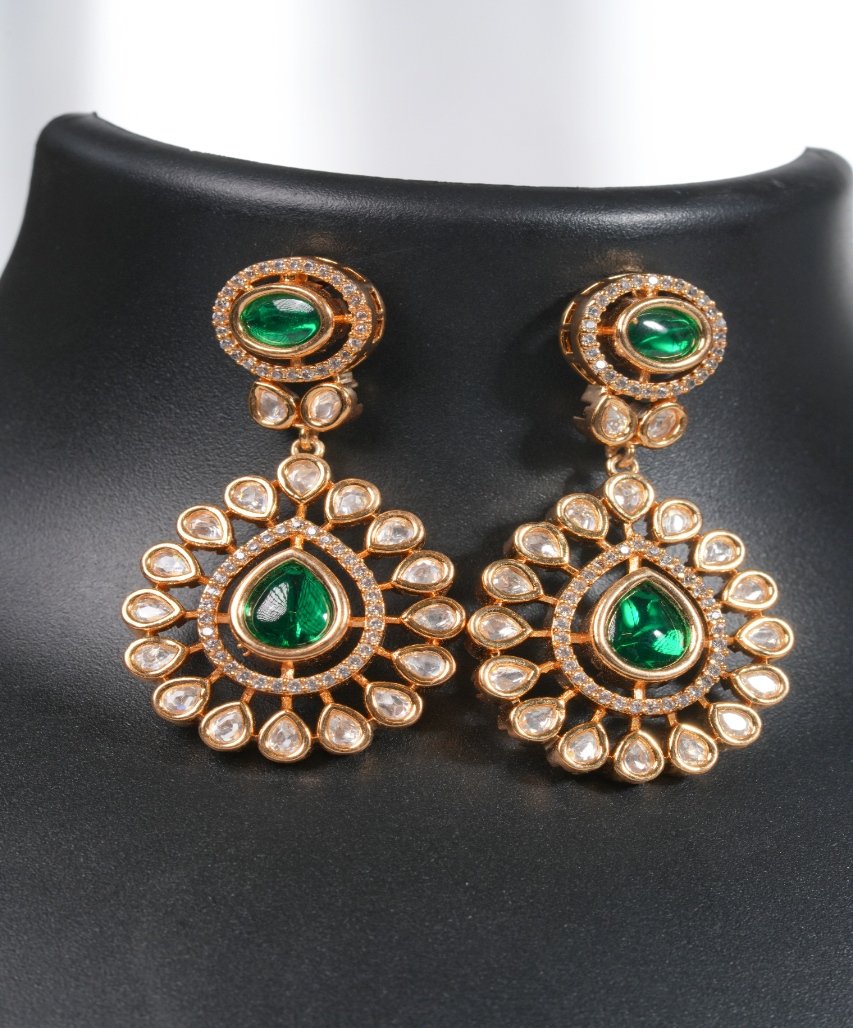 Royal Emerald Double-Layer Kundan-Inspired Moissanite Necklace Set - Image 7